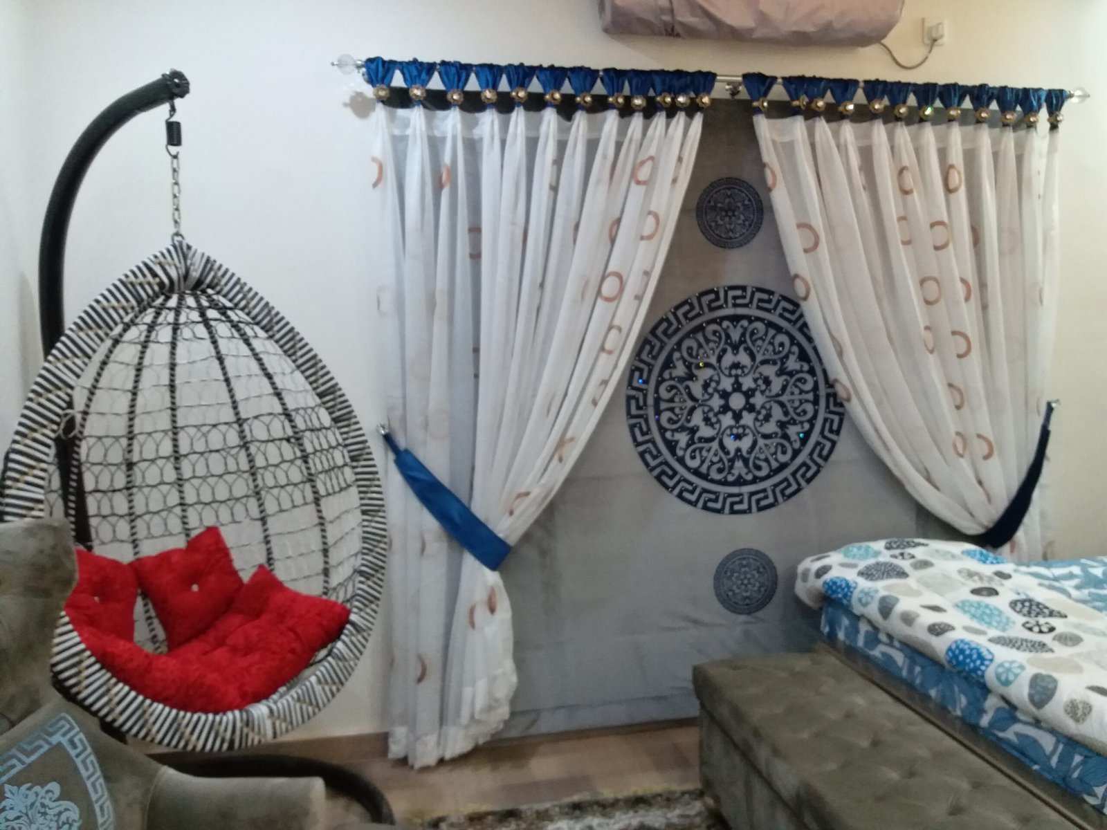 Curtain 40