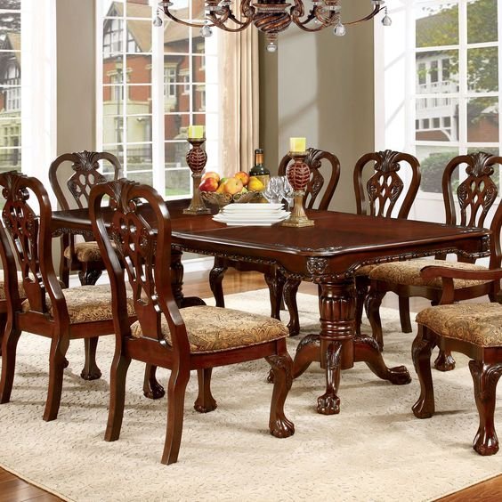 "Dining table"
