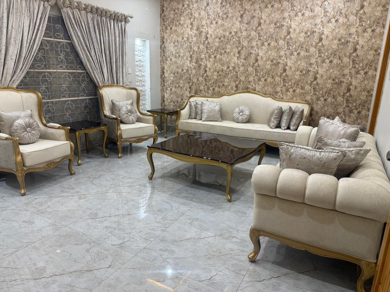 Drawing Room Sofa 106