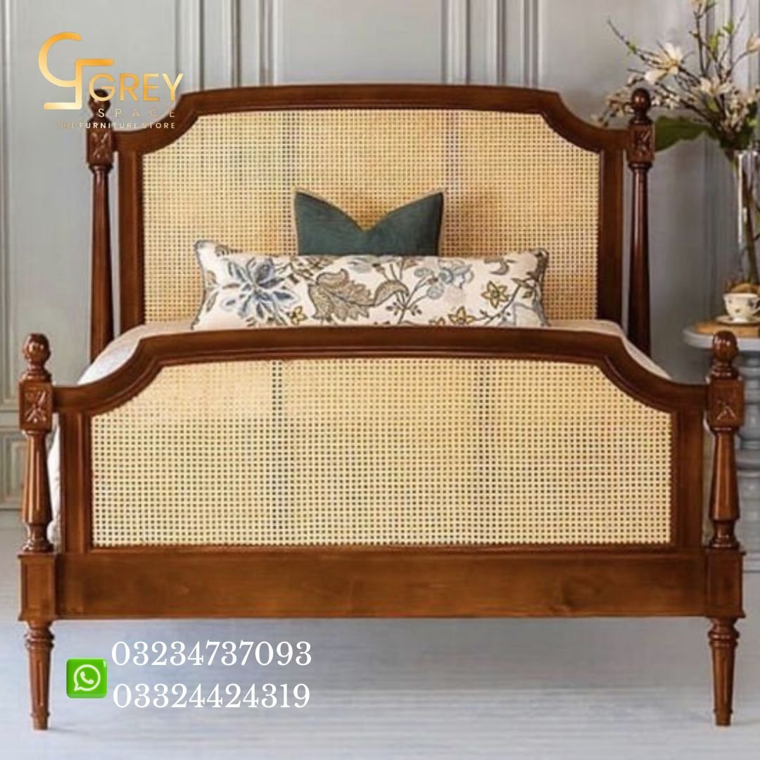 ''Bed set in Lahore''
