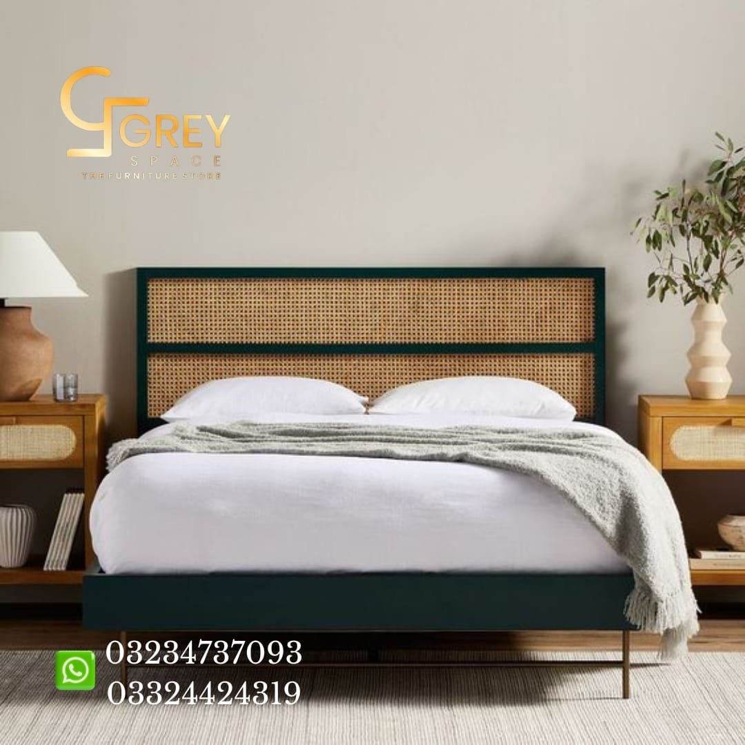 ''Bed set in Lahore''