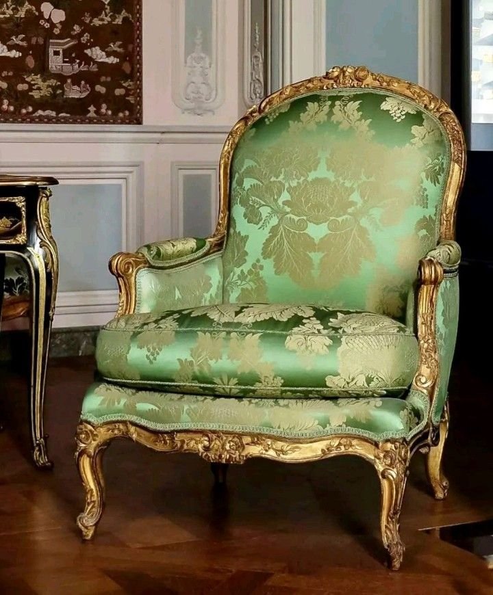 " Bedroom Chairs "